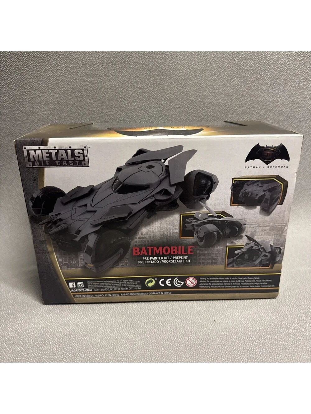Batman vs Superman Batmobile 1:24 Model Kit Jada Primer Black 9